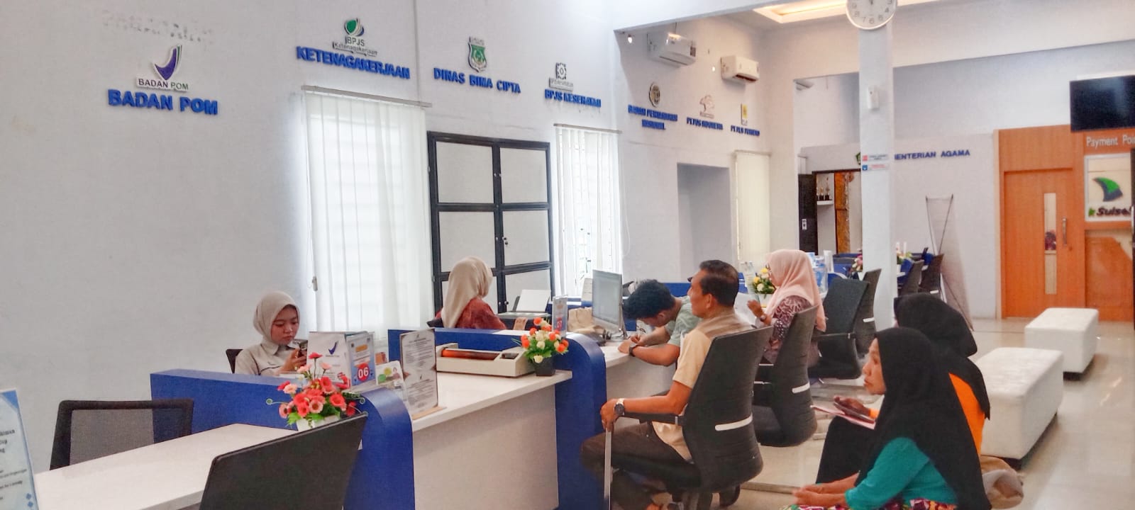 foto Loket BPJS Ketenagakerjaan di MPP Pinrang Dipadati Pengguna Layanan
